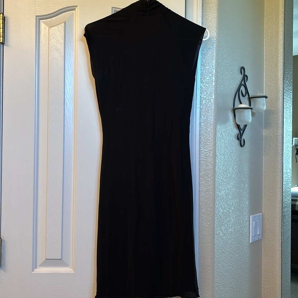 BCBG MaxAzria Women Size M Fitted Front Drape Pleat Midi Dress - Picture 2 of 3